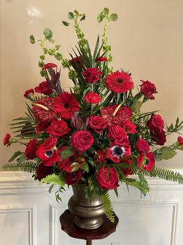Chantilly_Red_Urn